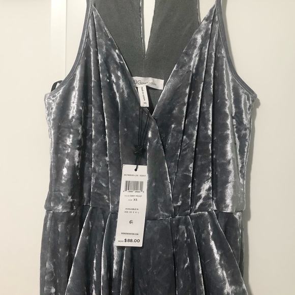 BCBGeneration – Velvet Faux Wrap Dress
GREY FROST / XS - Picture 1 of 6
